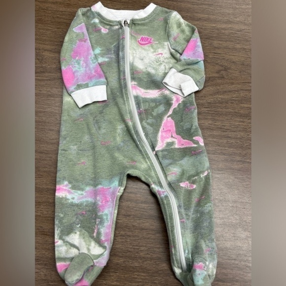 Nike green and pink tye dye zip up sleeper bodysuit footie pajamas size 6 months - Picture 1 of 5